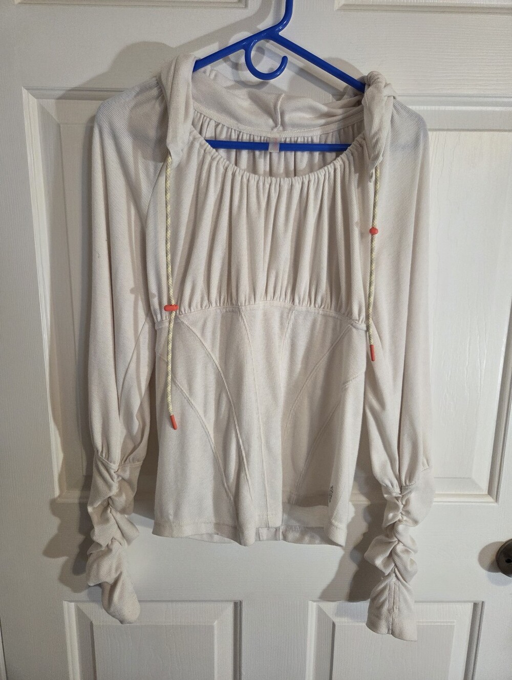 FP Movement Cream Hoodie M Ruched Sleeves Thumb Holes